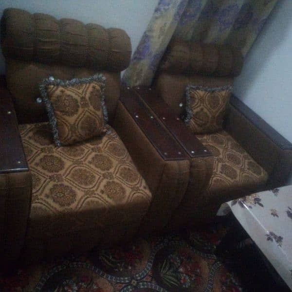 sofa 1 large with two side chair and table set 2