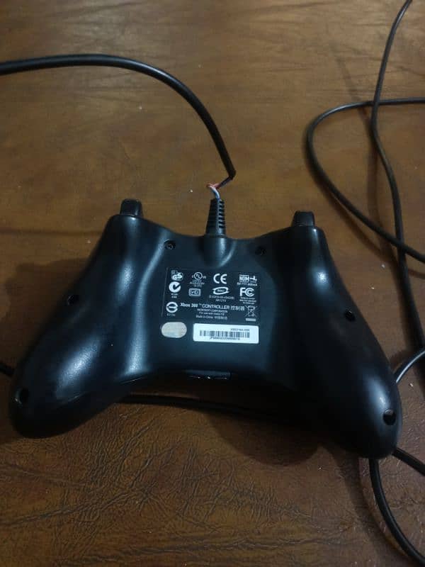 Xbox 360 controller 1