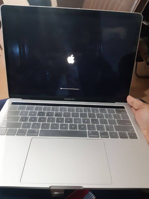 apple Macbook pro 2019 model 2