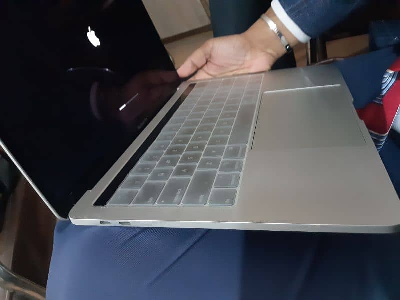 apple Macbook pro 2019 model 3