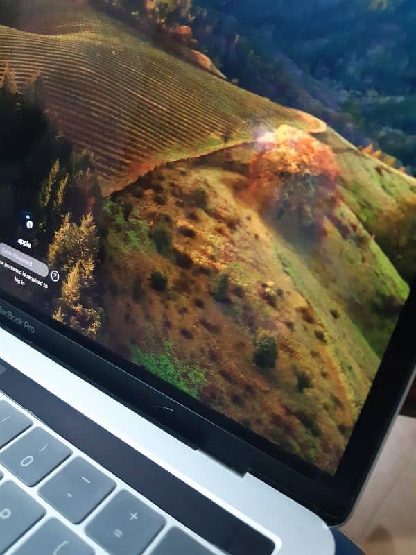 apple Macbook pro 2019 model 5