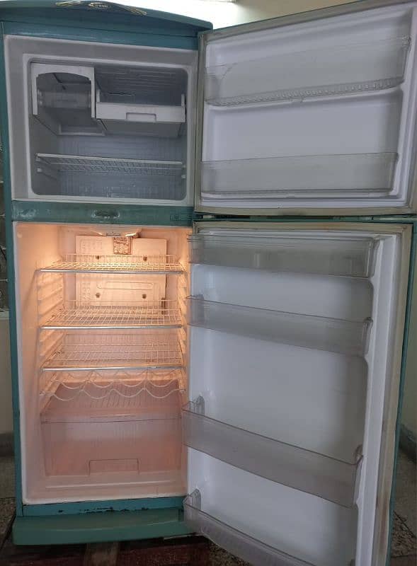 Refrigrator for sale 4