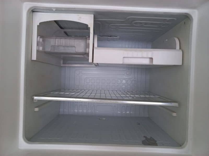 Refrigrator for sale 7