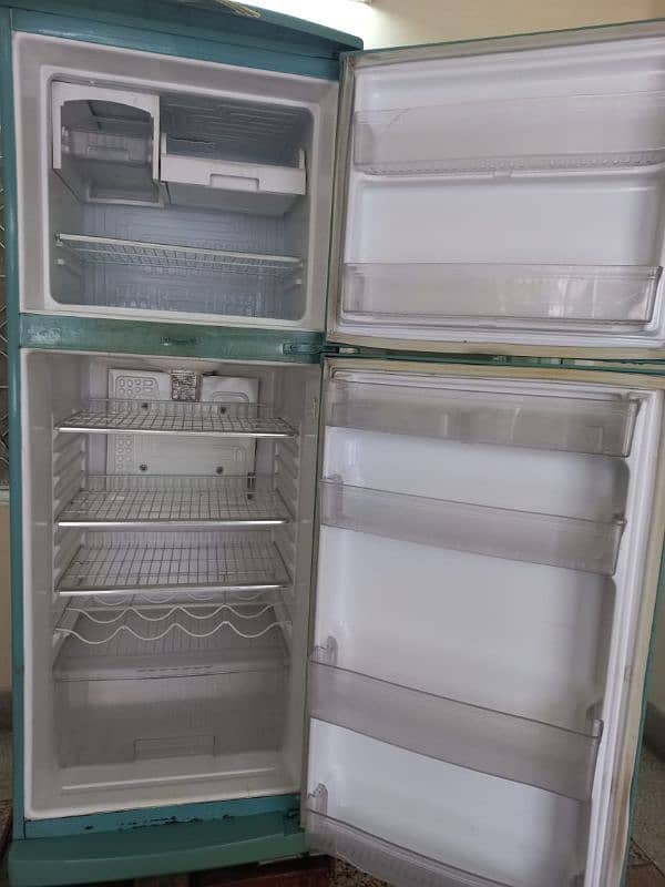 Refrigrator for sale 8