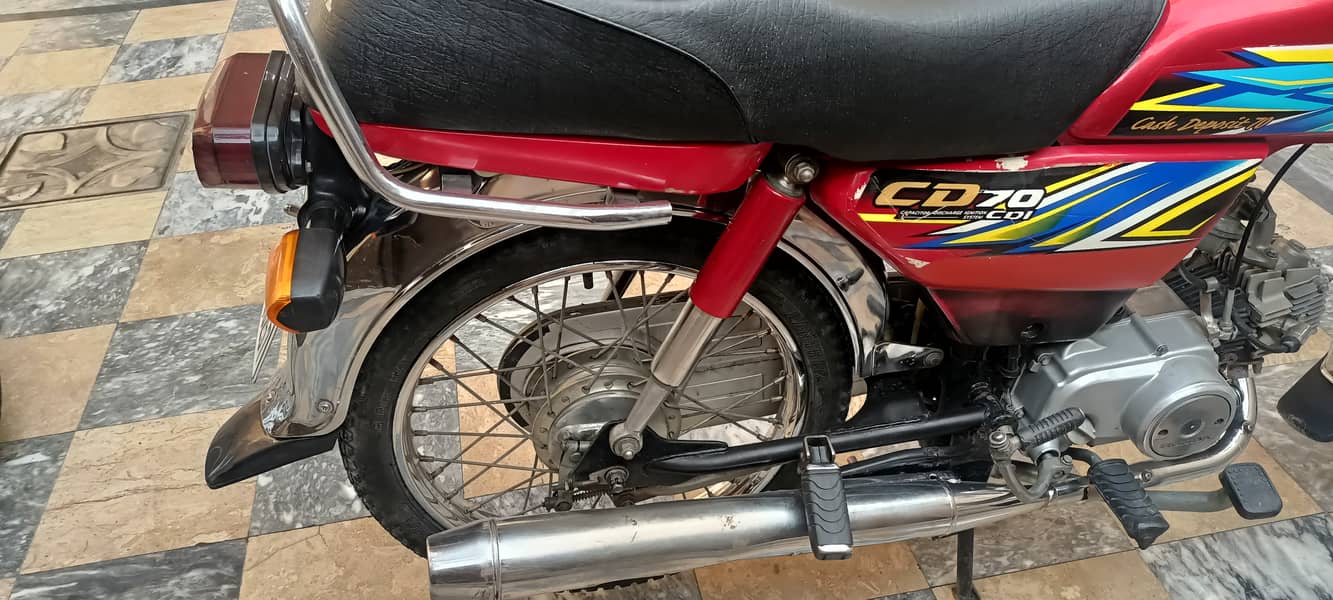 I am selling Honda CD 70 2021 model lush condition 6