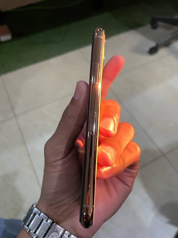 Iphone 11 Pro 256GB JV Neat n Clean Condition 3