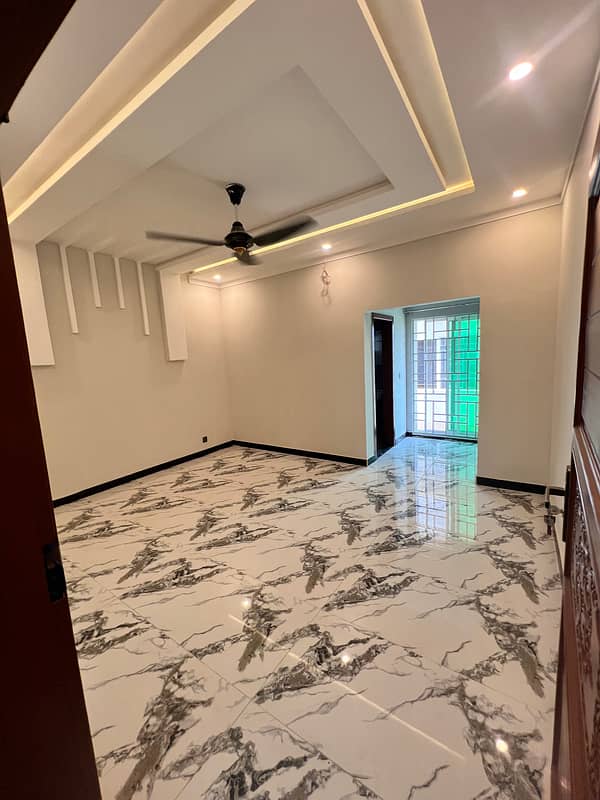 1 Kanal LOWER PORTION AVAILABLE FOR RENT IN GULBERG GREEN ISLAMABAD 5