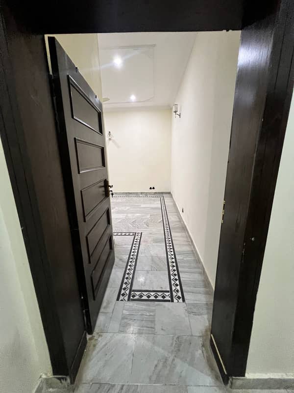 1 Kanal LOWER PORTION AVAILABLE FOR RENT IN GULBERG GREEN ISLAMABAD 6