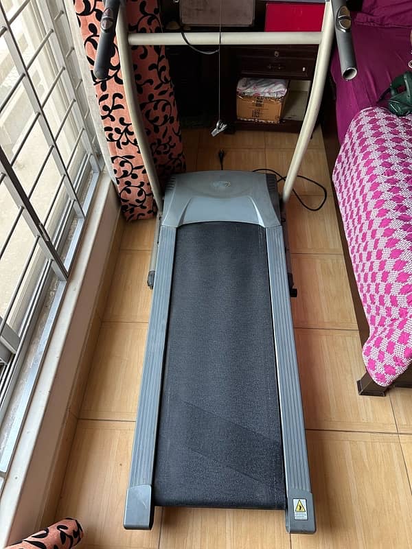 Goldstar Treadmill 1