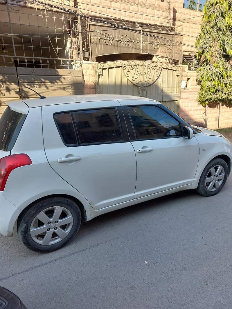 Suzuki Swift  dlx 1.3 2015 3