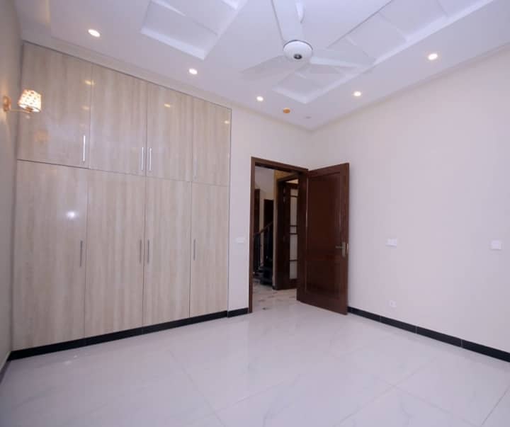 Like New Hot Location Knaal 5bed Double Unit House Available For Sale In Dha Phase 4 24