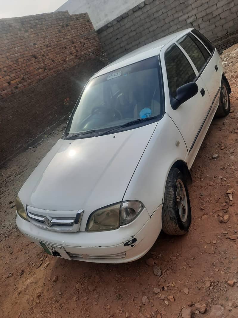 Suzuki Cultus 2004 Genuine white color 4