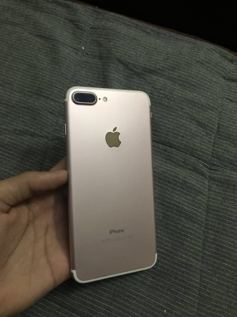 Apple iPhone 7 Plus 0