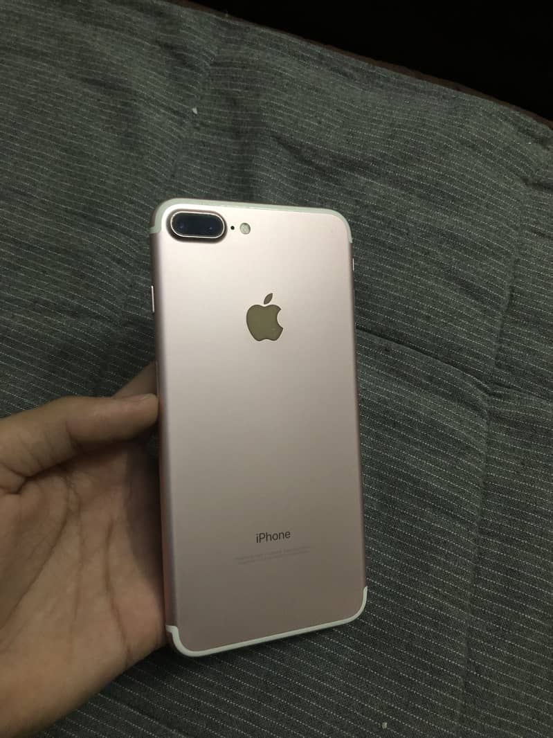 Apple iPhone 7 Plus 1