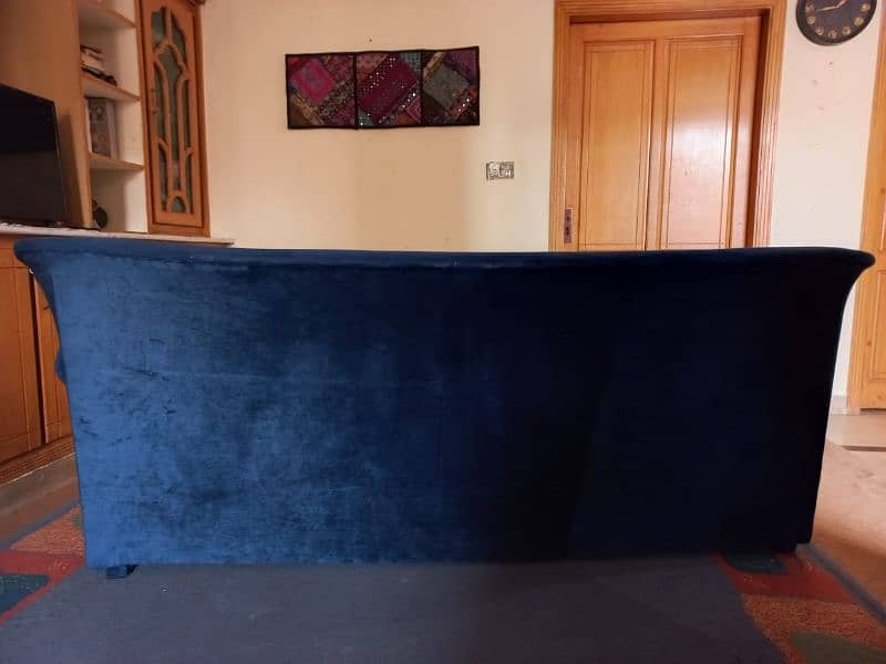 Blue sofa velvet posh 3