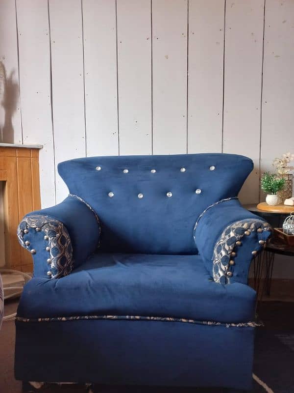 Blue sofa velvet posh 4