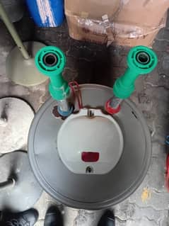 ELECTRIC GYSER ALMOST NEW