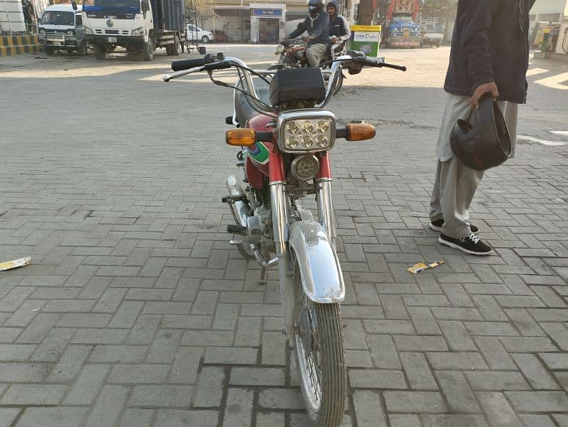 I am selling my honda 70 at very reasonable price 2