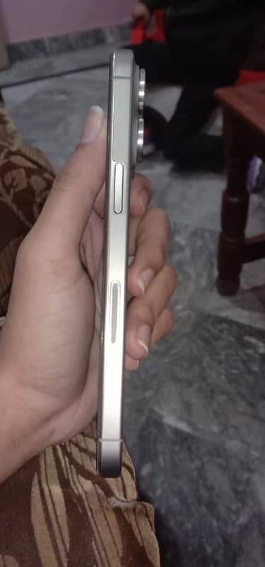 iphone 15 pro max jv 4