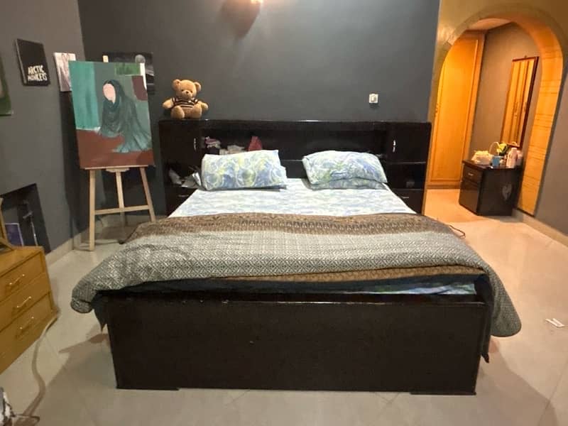 BED WITH SPRING MATTRESS MULTIPLE CABINETS 2