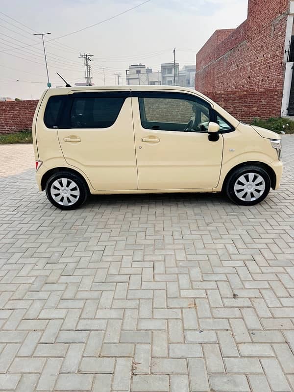 Suzuki Wagon R 2021/23/24 4