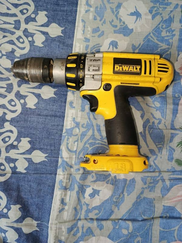 DeWalt Cordless drill ,DeWalt charging light ,torch ligt,one charger 2