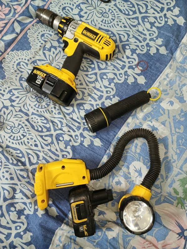 DeWalt Cordless drill ,DeWalt charging light ,torch ligt,one charger 5