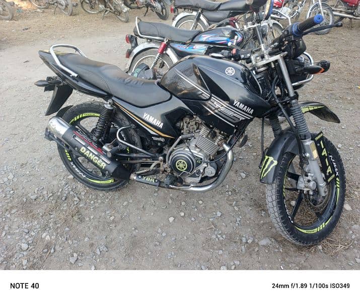 Yamaha Ybr 2016 model for sale. Emergency 1