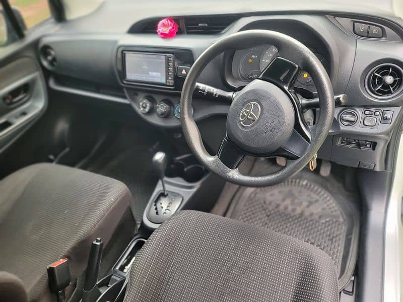 Toyota Vitz 2017 5