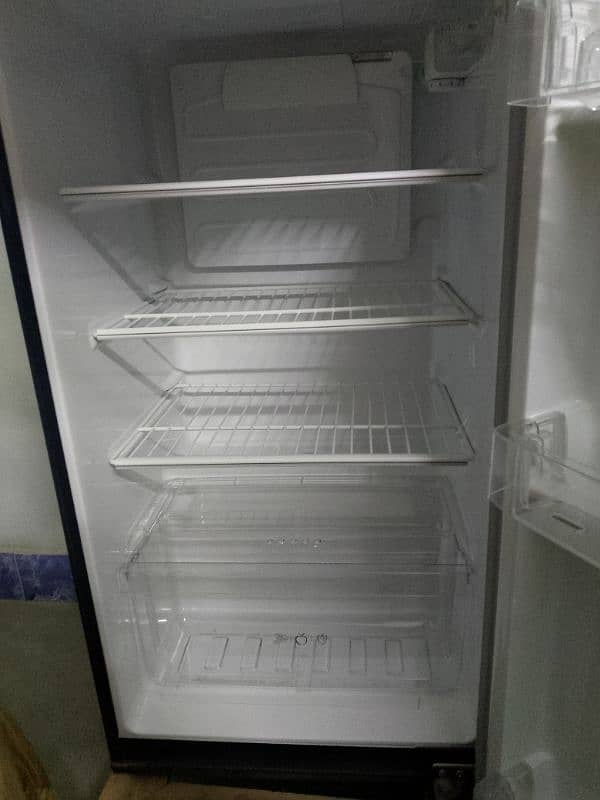 PEL REFRIGERATOR 2