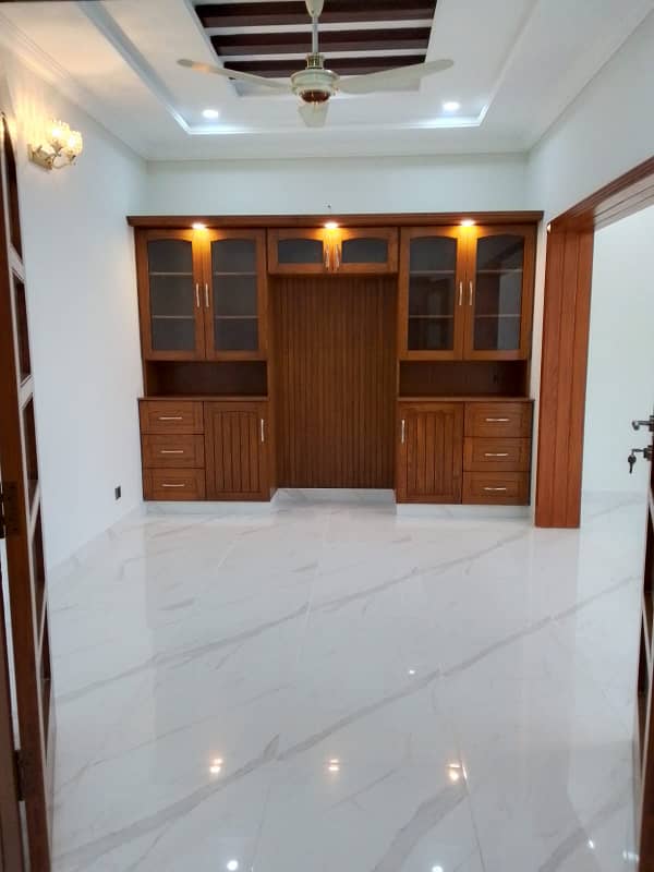 Size 40x80 Triple Story Full House For Rent In G-13 8