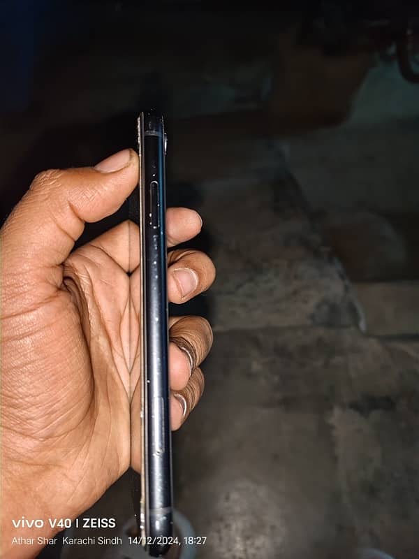 i phone XR 64 GB Factory Unlock 4