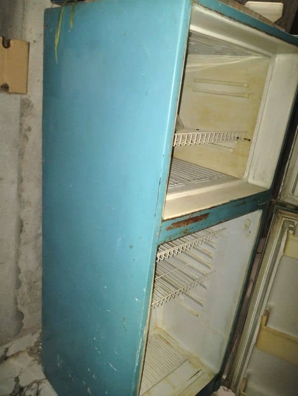 refrigerator 4