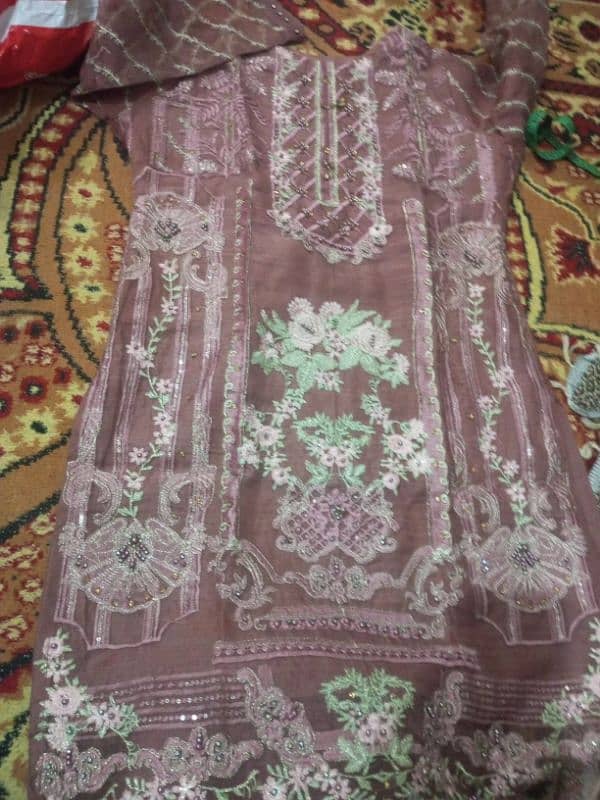 preloved brended  dresses on huge discount 3