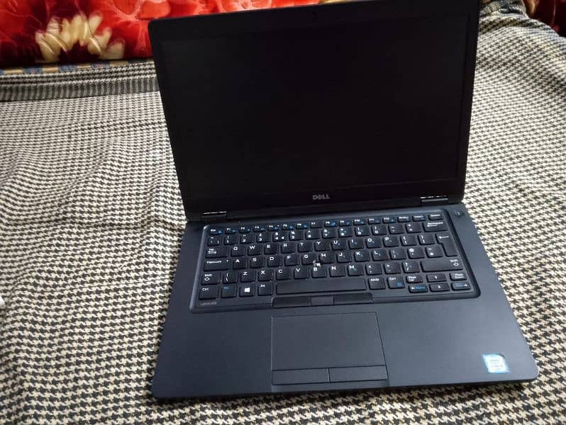 laptop Dell jarnashan core i5 10 by 10 Codition 3