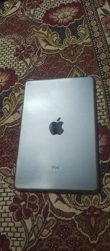 Ipad Mini 5 for sale with cableand charger 2