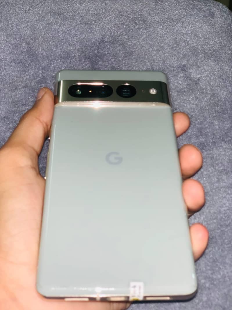 Google pixel 7 pro mobile phone 0