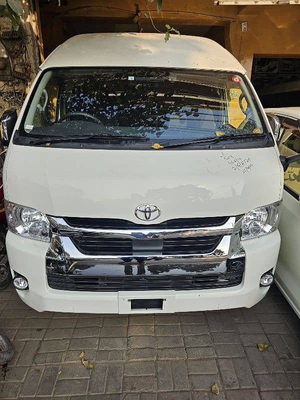 TOYOTA HIACE 224 GL 2020 1