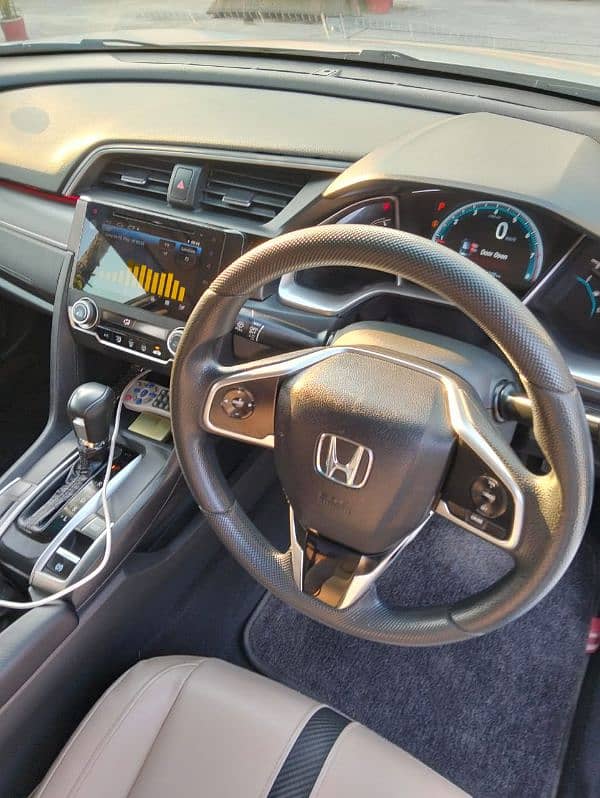 Honda Civic VTi Oriel 2018 model 17