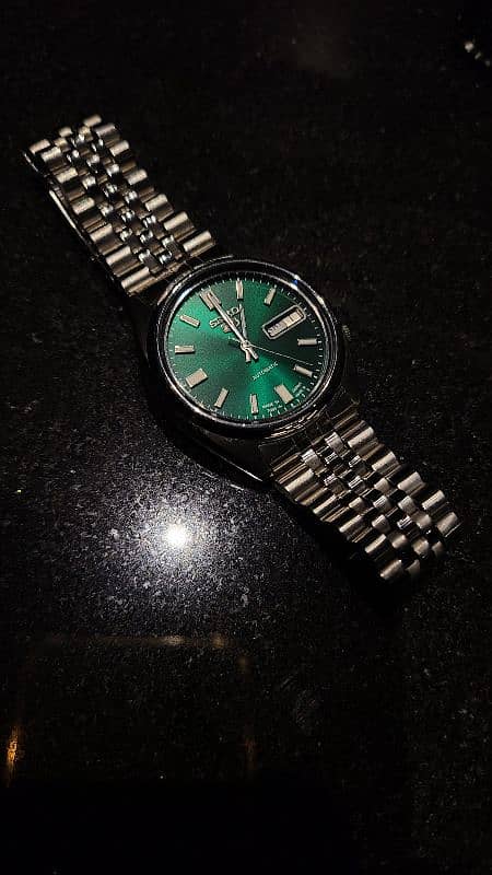 Seiko 5 champagne green 0