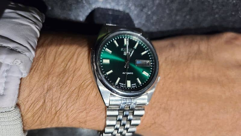 Seiko 5 champagne green 5