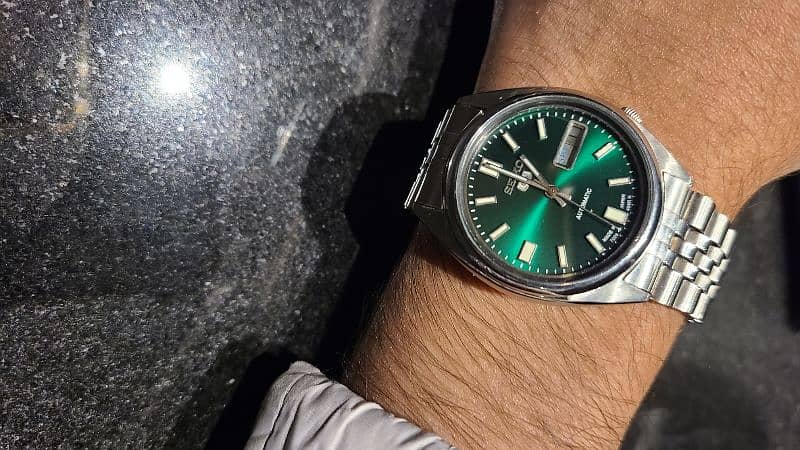 Seiko 5 champagne green 6