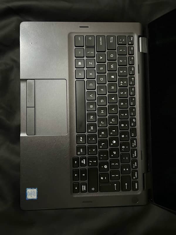 Dell 5300 i7/8 2