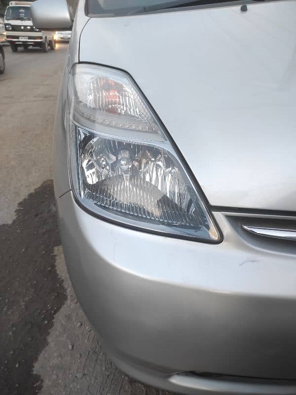 Toyota Prius 2007 Head Lights 0