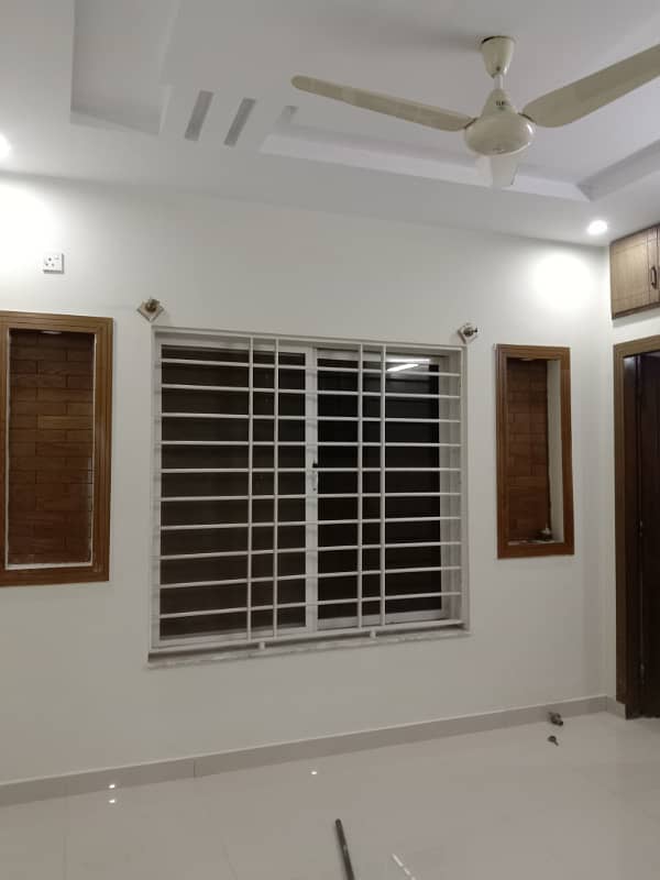 Upper Portion For Rent 4