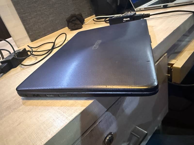 ASUS VIVO BOOK Core i3 7th Generation Lightweight 5