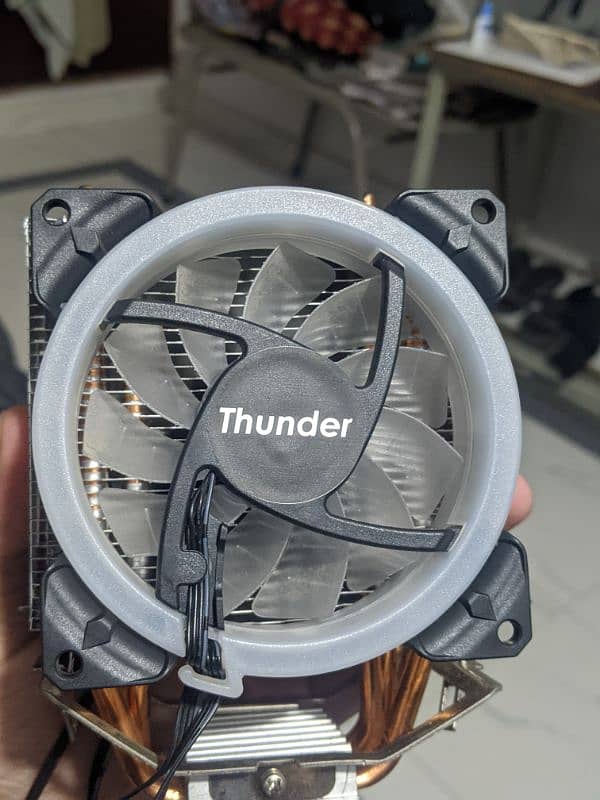 AMD RADEON RX 5600xt and thunder air cooler 4