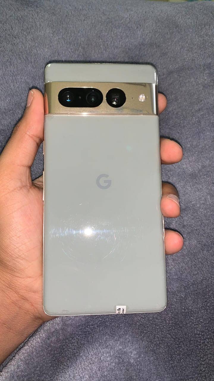 Google pixel 7 pro mobile phone 0