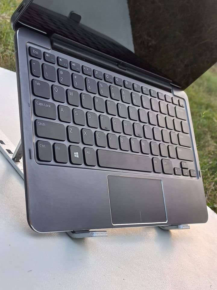 dell tab 2 in 1 laptop core m5 6th gen 8gb ram 256gb ssd | Detachbale 6