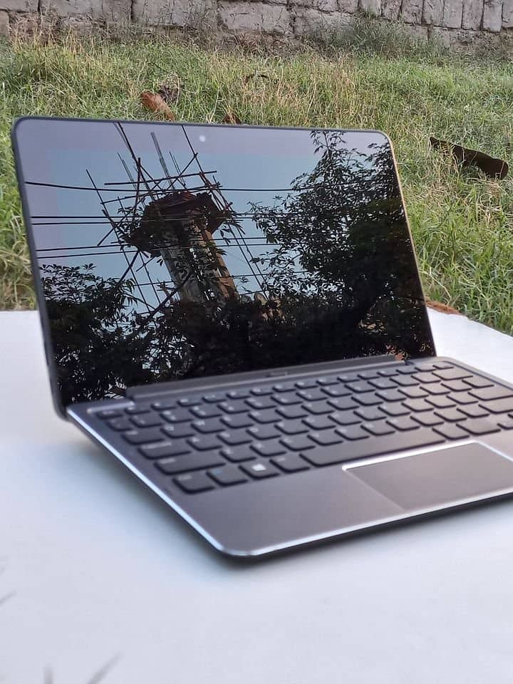 dell tab 2 in 1 laptop core m5 6th gen 8gb ram 256gb ssd | Detachbale 9